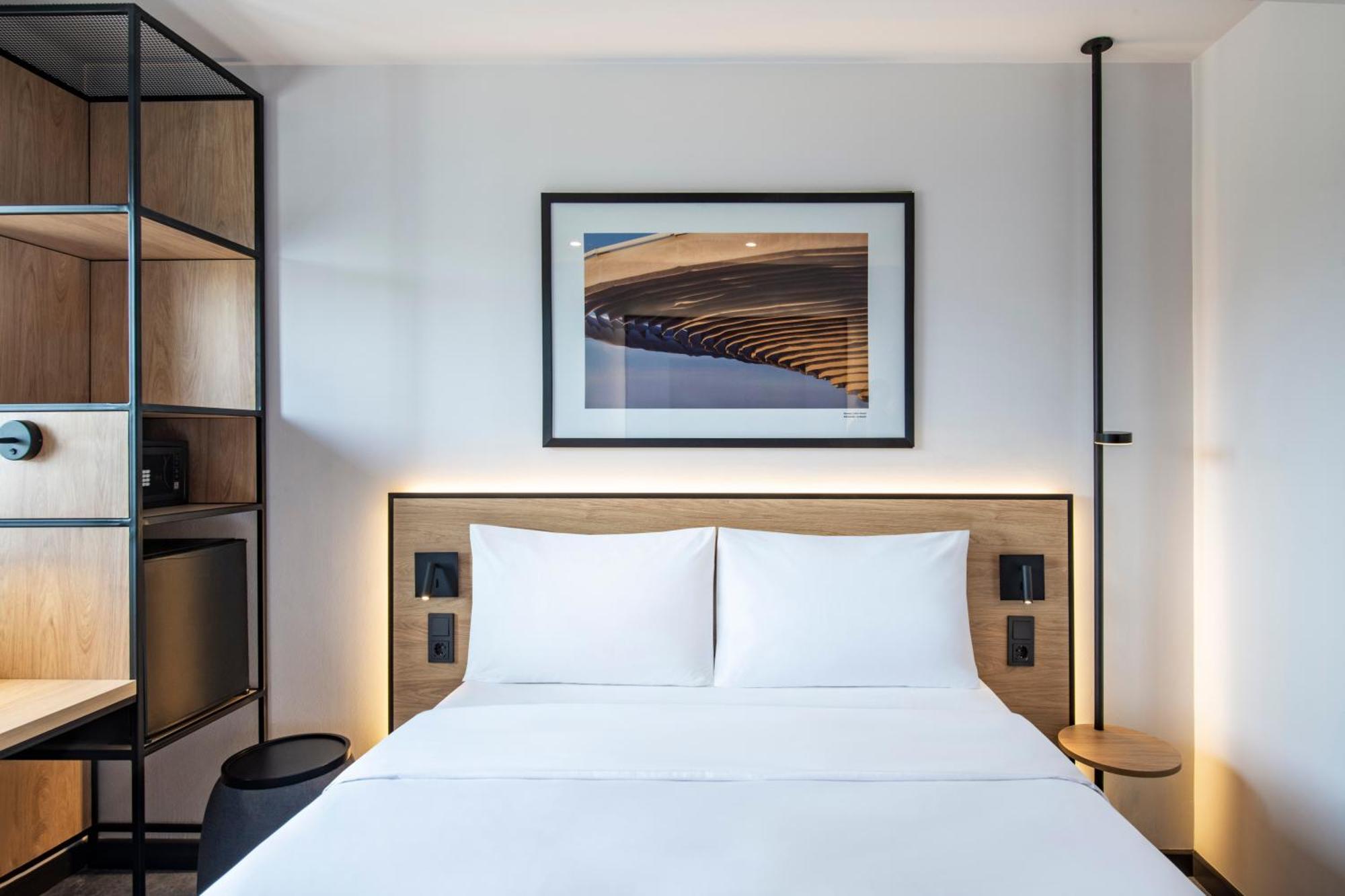 Ibis Tbilisi Airport Hotel Kültér fotó