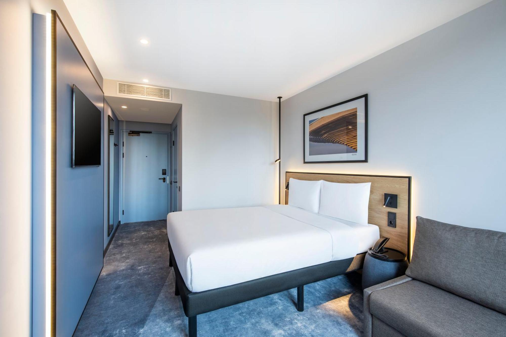 Ibis Tbilisi Airport Hotel Kültér fotó