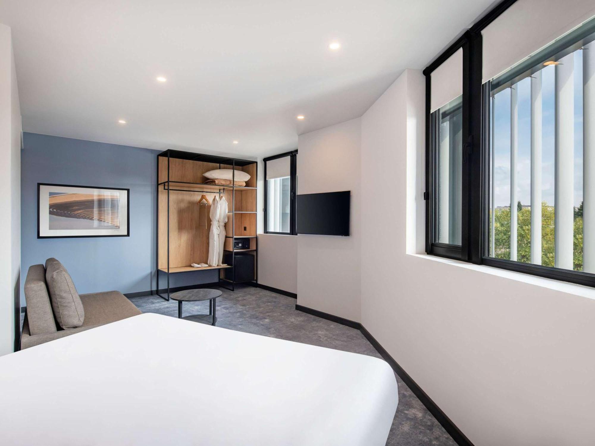 Ibis Tbilisi Airport Hotel Kültér fotó